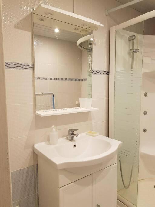 Grand Paris Superbe Appartement Gesteasy แฟรนส์ ภายนอก รูปภาพ